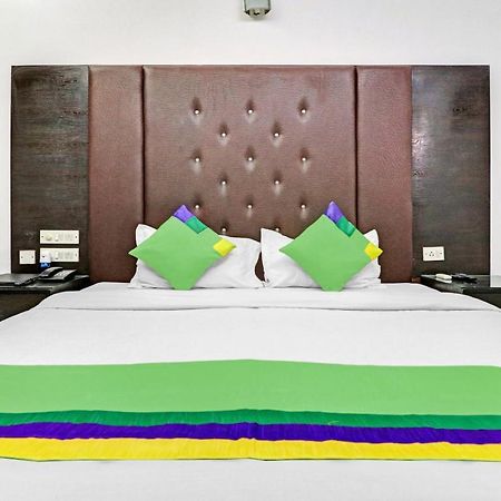 Treebo Trend Exotica Opp Sector 62 Hotel Ghaziabad Bagian luar foto