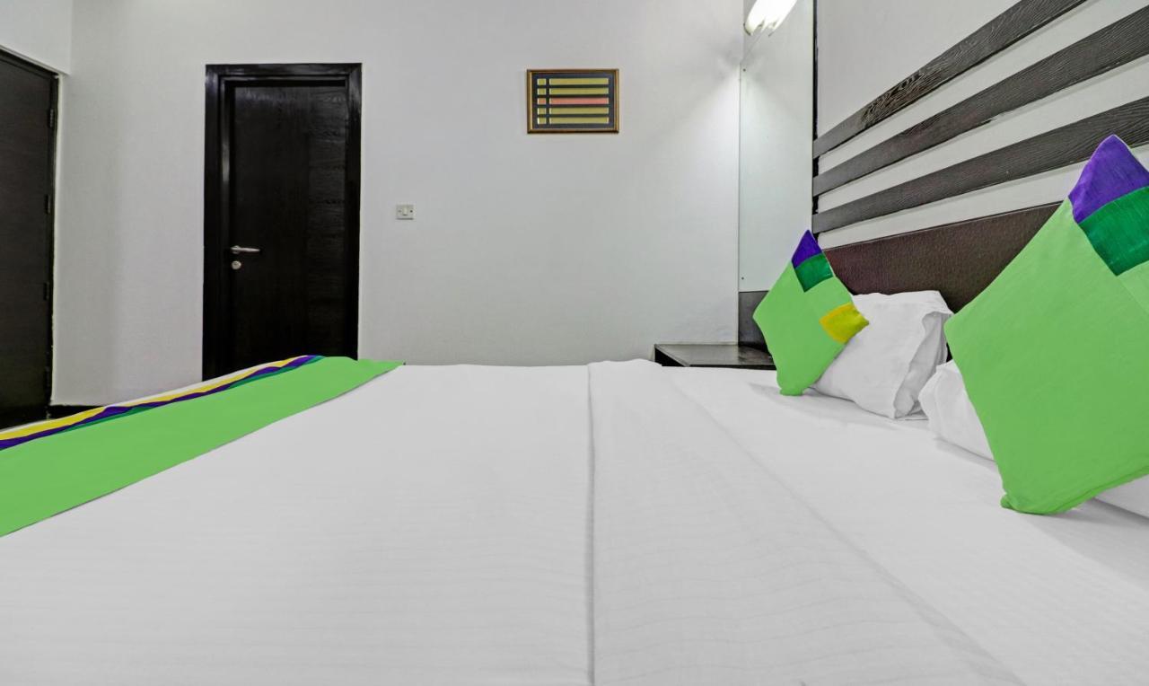 Treebo Trend Exotica Opp Sector 62 Hotel Ghaziabad Bagian luar foto