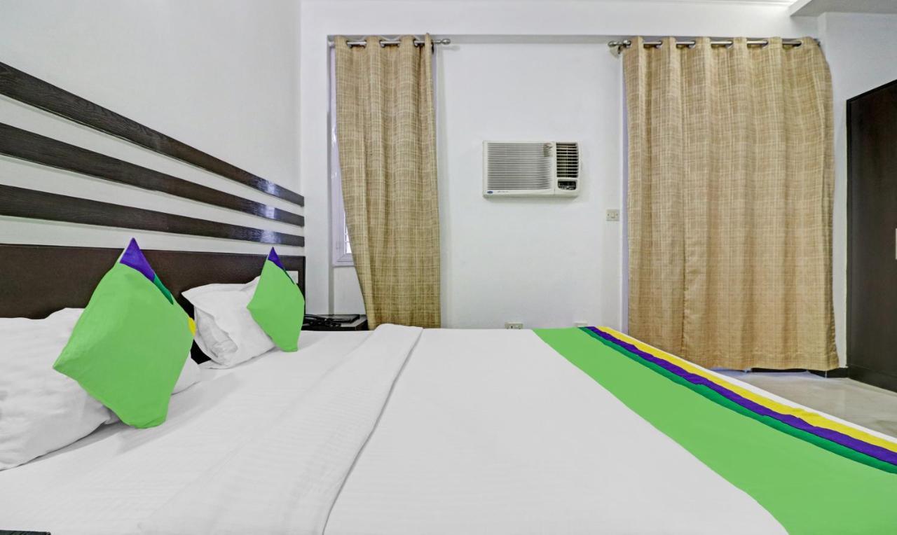 Treebo Trend Exotica Opp Sector 62 Hotel Ghaziabad Bagian luar foto