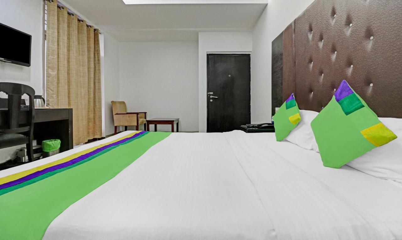 Treebo Trend Exotica Opp Sector 62 Hotel Ghaziabad Bagian luar foto