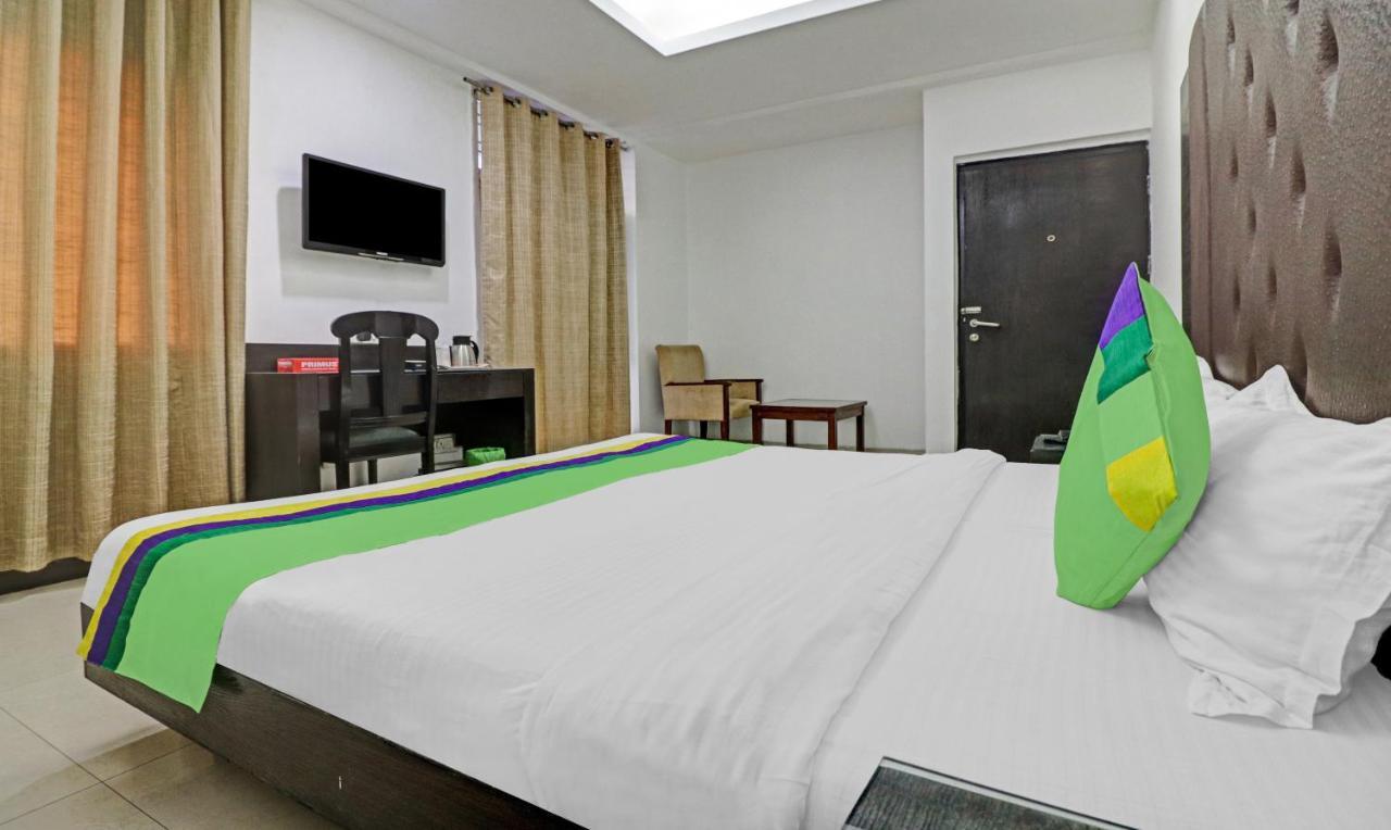Treebo Trend Exotica Opp Sector 62 Hotel Ghaziabad Bagian luar foto