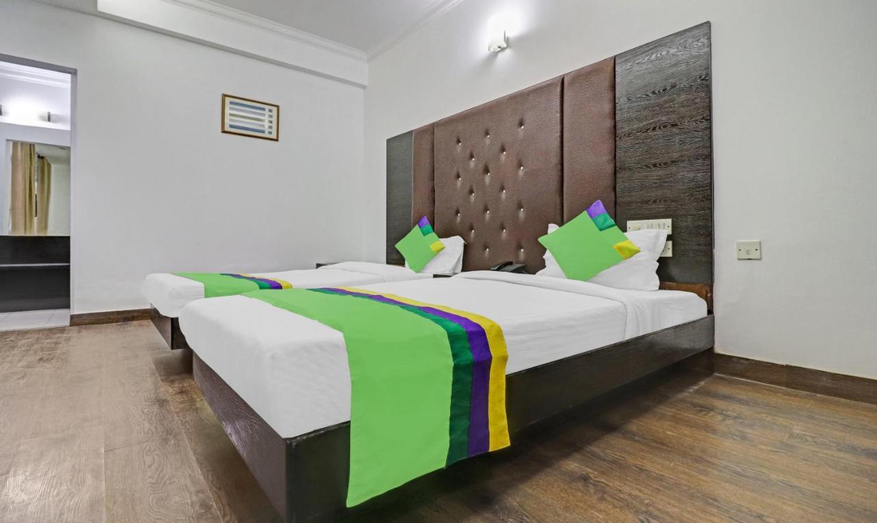 Treebo Trend Exotica Opp Sector 62 Hotel Ghaziabad Bagian luar foto