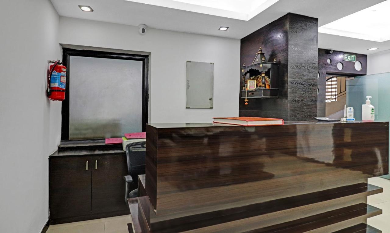 Treebo Trend Exotica Opp Sector 62 Hotel Ghaziabad Bagian luar foto