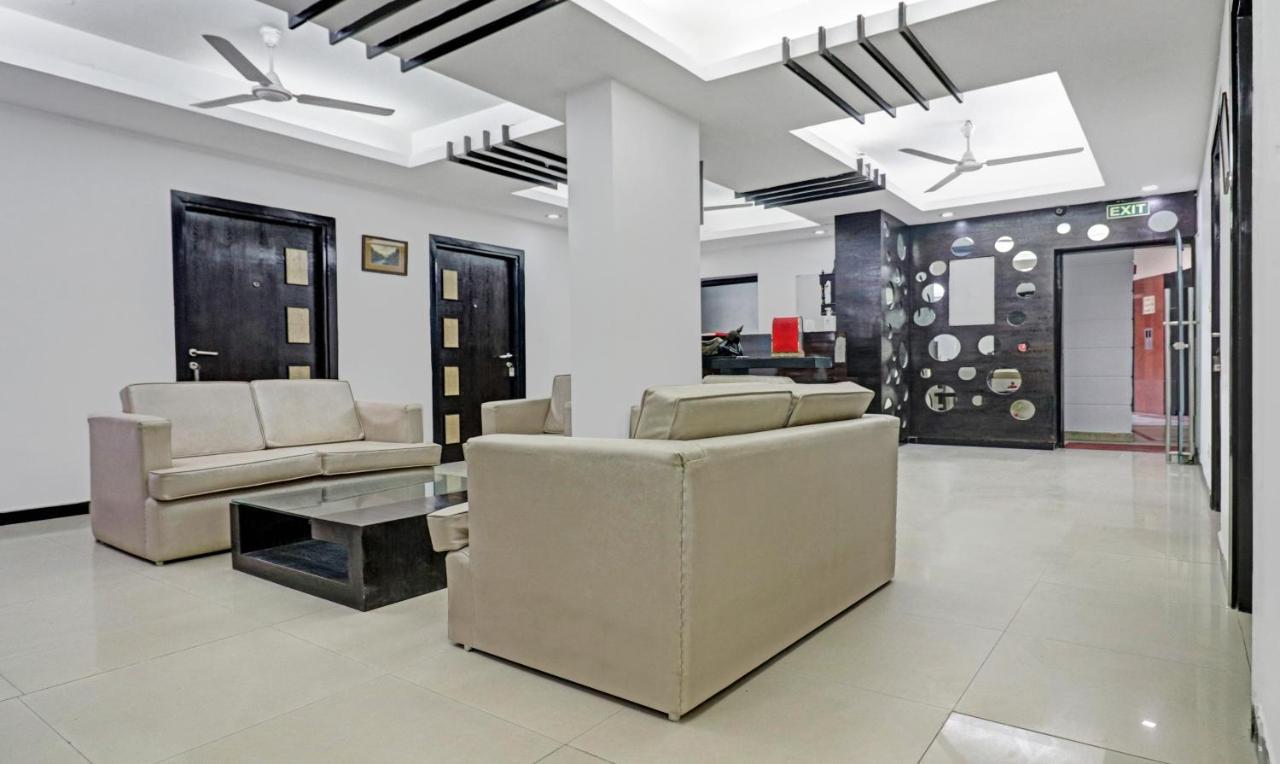 Treebo Trend Exotica Opp Sector 62 Hotel Ghaziabad Bagian luar foto