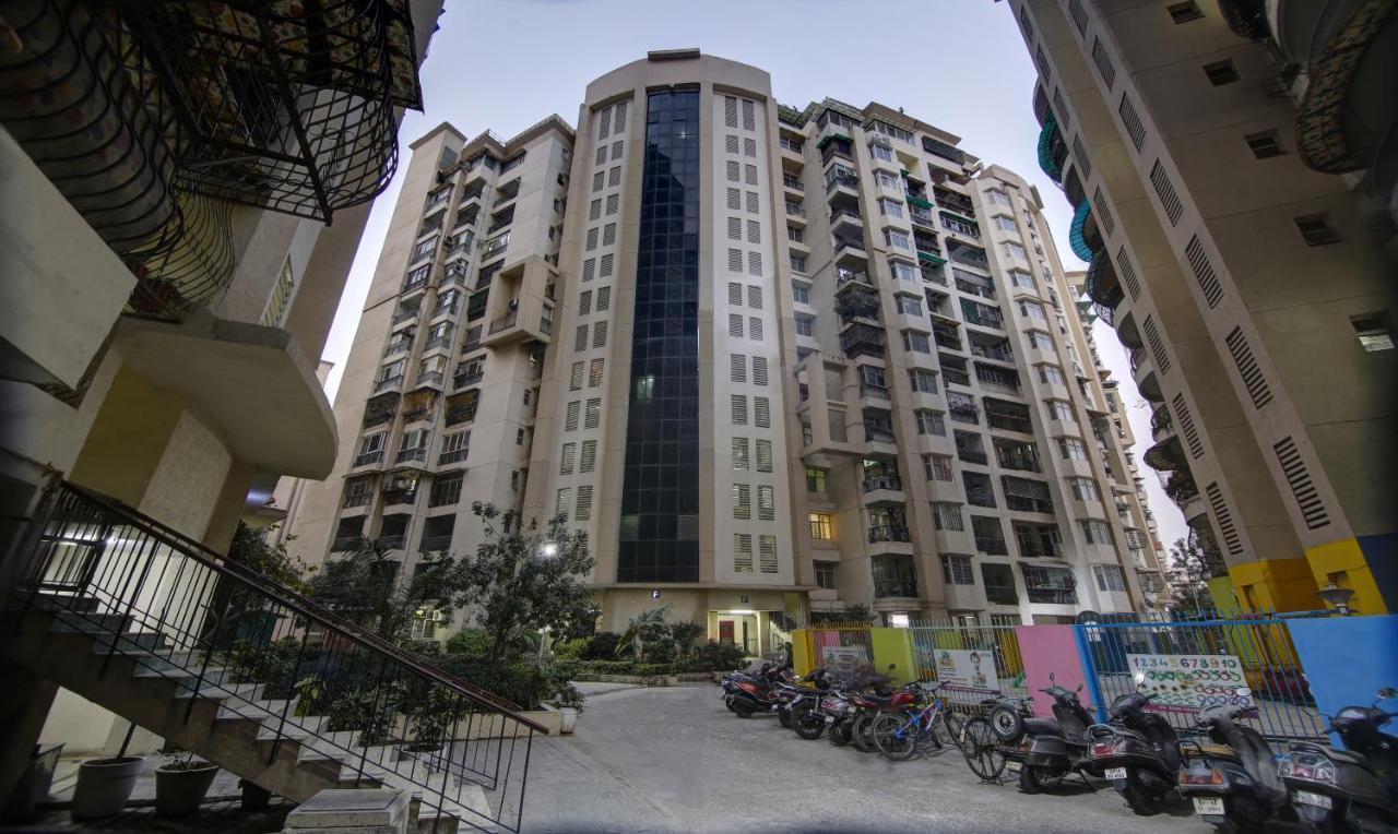 Treebo Trend Exotica Opp Sector 62 Hotel Ghaziabad Bagian luar foto